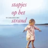 Twee stapjes op het strand